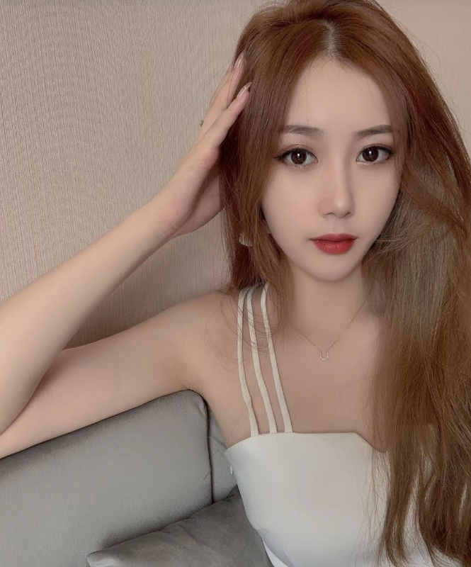 学生妹小姐姐 皮肤白 水多 屁股大 三点粉嫩 盘她